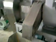 casse-croûte de kurkure faisant la machine